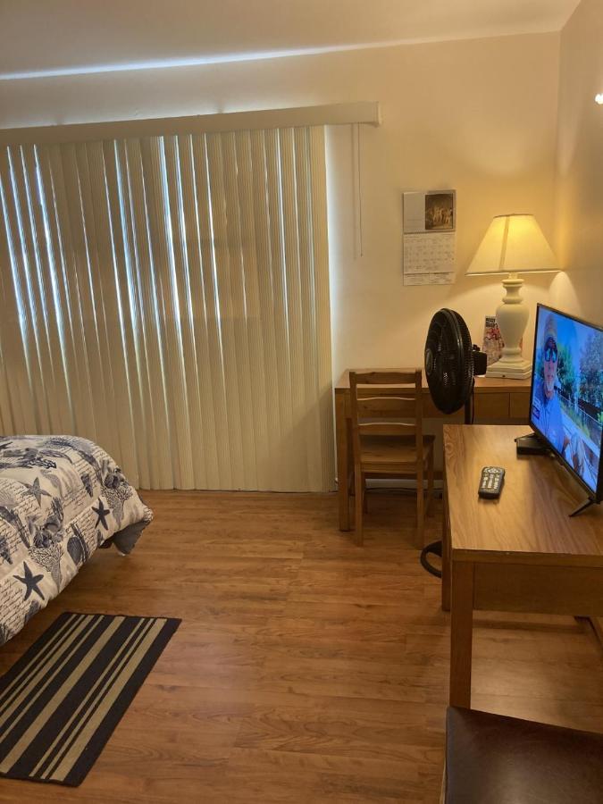 Skylit Motel Clearwater Esterno foto