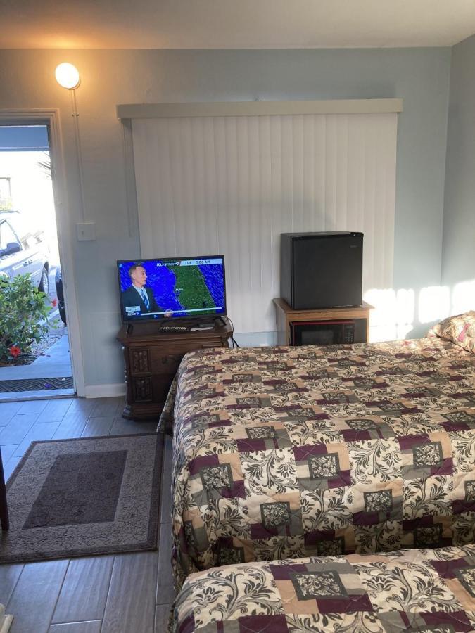 Skylit Motel Clearwater Esterno foto